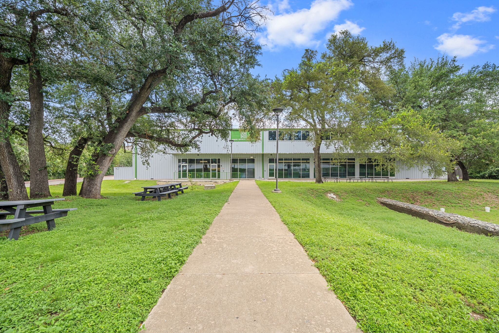 8816 Cullen Ln, Austin, TX à vendre Photo du bâtiment- Image 1 de 8