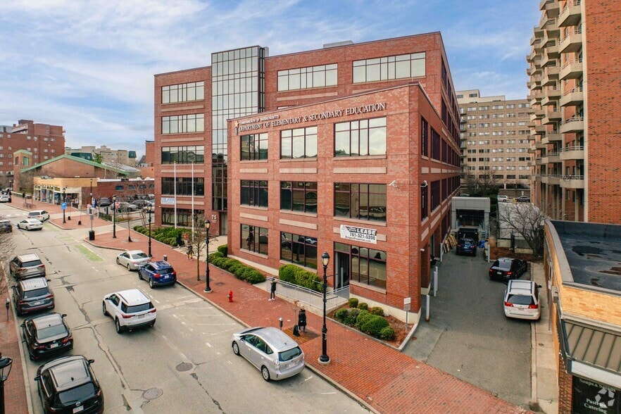 75 Pleasant St, Malden, MA for lease - Building Photo - Image 2 of 20