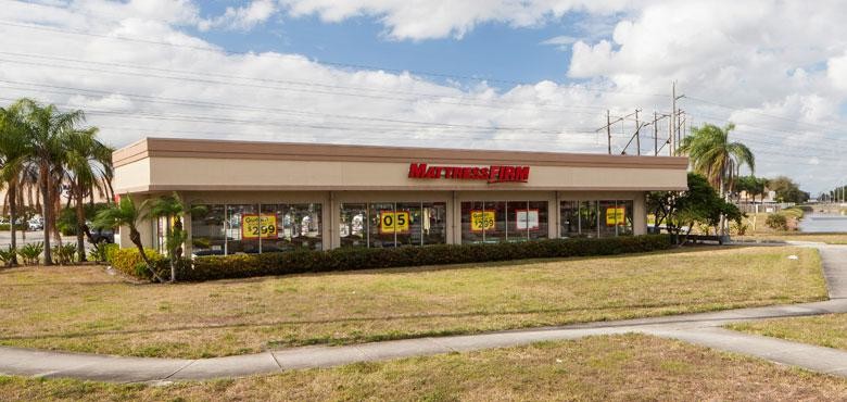 10101-10501 Pines Blvd, Pembroke Pines, FL for lease - Building Photo - Image 3 of 8