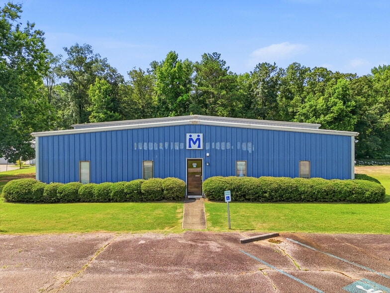 112 Corporate Park East Dr, Lagrange, GA for lease - Primary Photo - Image 1 of 20