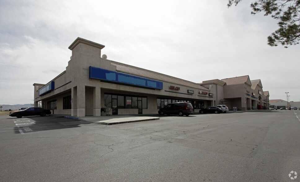 20777-20811 Bear Valley Rd, Apple Valley, CA à louer - Photo du bâtiment - Image 1 de 3