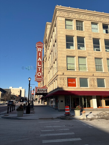 5-25 E Van Buren St, Joliet, IL à louer - Photo du bâtiment - Image 3 de 10