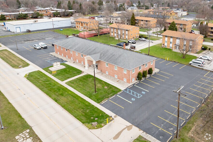 445 Earlwood Ave, Oregon, OH à louer - Photo du bâtiment - Image 2 de 7