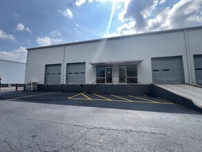 123-139 Ragland Rd, Jackson, TN for lease Building Photo- Image 1 of 1