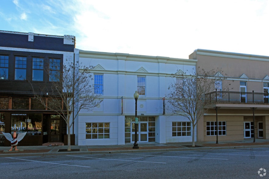 186 N Palafox St, Pensacola, FL for lease - Building Photo - Image 2 of 18