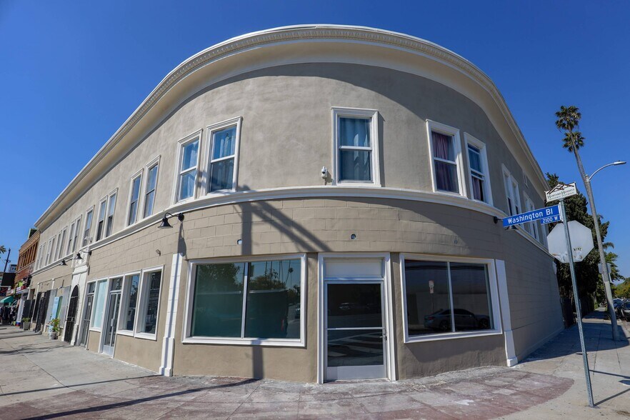 2153-2173 W Washington Blvd, Los Angeles, CA à louer - Photo du bâtiment - Image 2 de 15