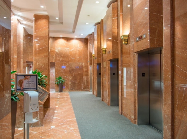 60 Queen St, Ottawa, ON à louer - Photo intérieure - Image 3 de 7