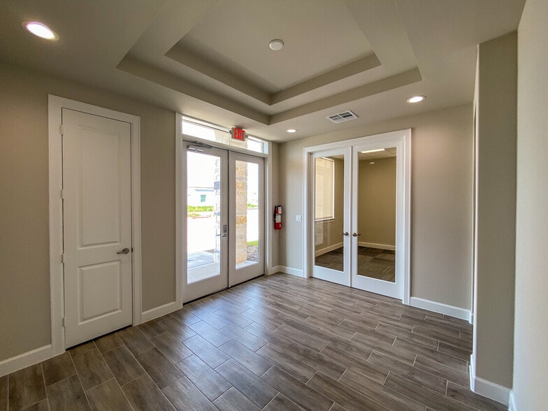6110 Sienna Ranch Rd, Missouri City, TX for lease - Building Photo - Image 2 of 35