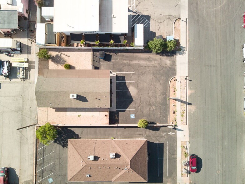 122 N 200 W, Saint George, UT à louer - Photo du bâtiment - Image 2 de 7