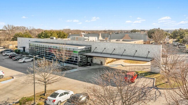 More details for 1750 N Hampton Rd, DeSoto, TX - Office for Sale