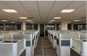 3155 W big beaver Rd, Troy, MI à louer Photo intérieure- Image 2 de 7