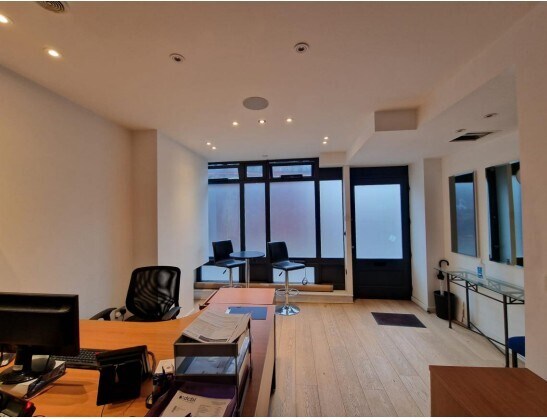 160-164 Pentonville Rd, Londres à louer - Photo du bâtiment - Image 1 de 9