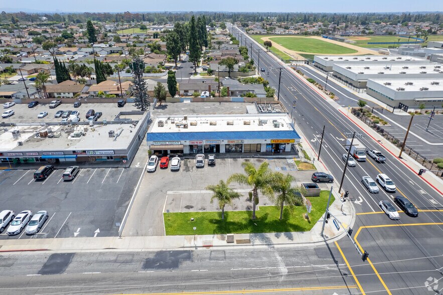 10522 McFadden Ave, Garden Grove, CA à louer - Photo du bâtiment - Image 2 de 4