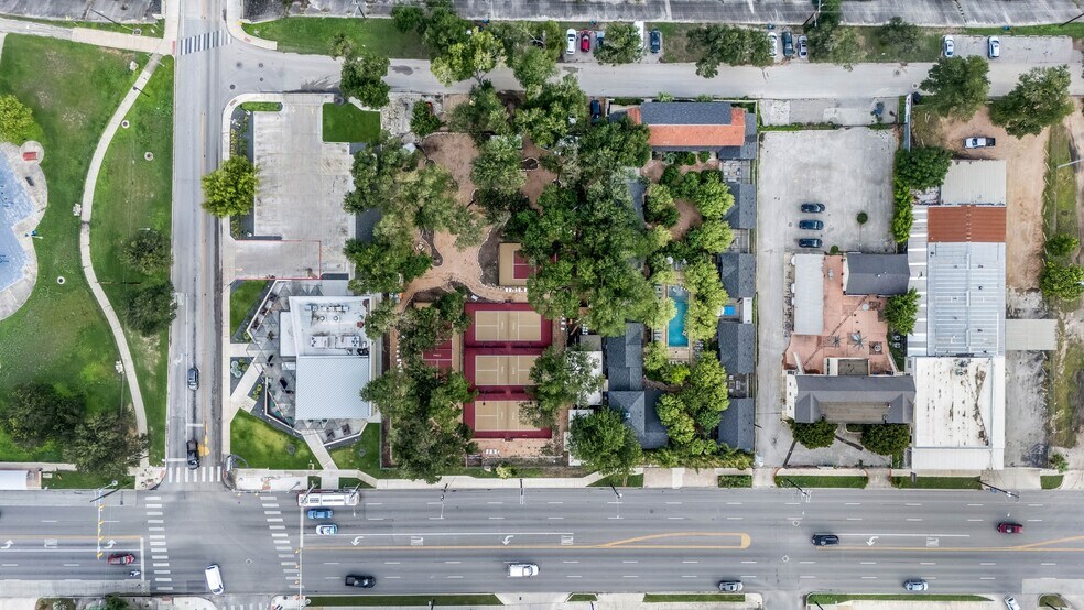 3015 Broadway St, San Antonio, TX à vendre - Photo du bâtiment - Image 2 de 12