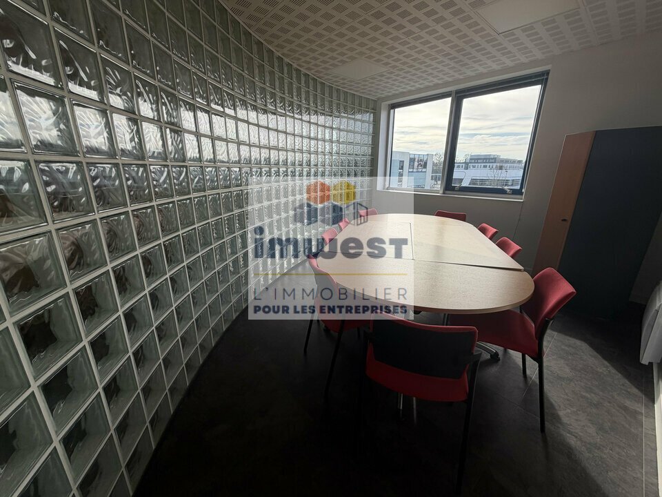 Office in Saint-Grégoire for sale Interior Photo- Image 1 of 4
