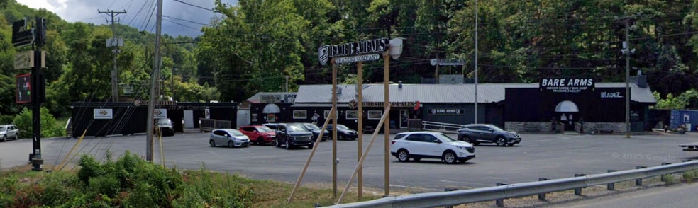 Receivership Portfolio in East KY & WV portfolio of 2 properties for sale on LoopNet.ca - Building Photo - Image 1 of 11