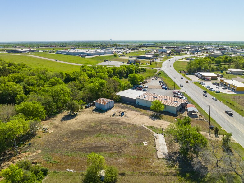 639 Sun Valley Blvd, Hewitt, TX à vendre - Photo du bâtiment - Image 2 de 7