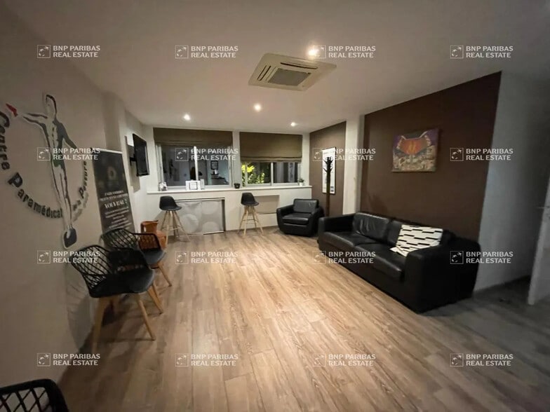 Office in Strasbourg for sale - Interior Photo - Image 1 of 12