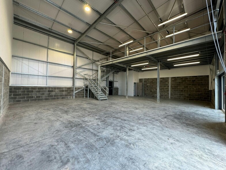 Knowle Ln, Eastleigh for lease - Building Photo - Image 2 of 5