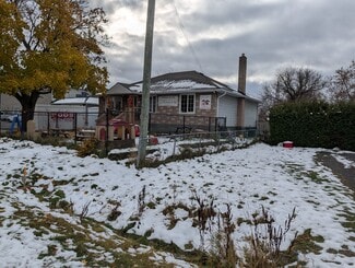 Plus de détails pour 1154 Gabriel St, Orleans, ON - Commerce de détail à vendre