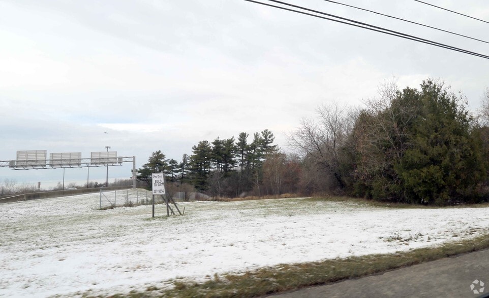 3393 St. Joseph Blvd, Ottawa, ON à vendre - Photo du bâtiment - Image 2 de 2