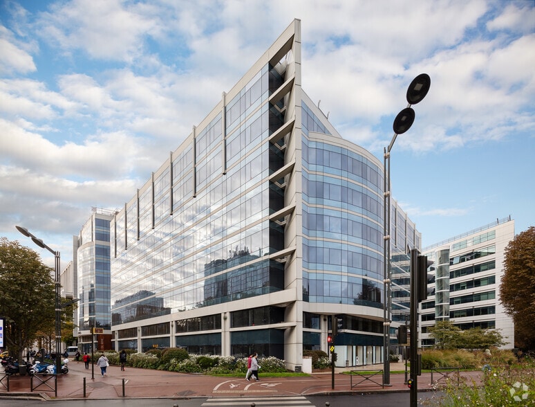 159 Rue Anatole France, Levallois-Perret for lease - Building Photo - Image 3 of 17