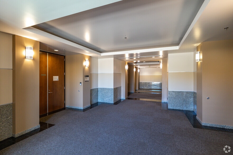 1 Ridgegate Dr, Temecula, CA for lease - Lobby - Image 3 of 5