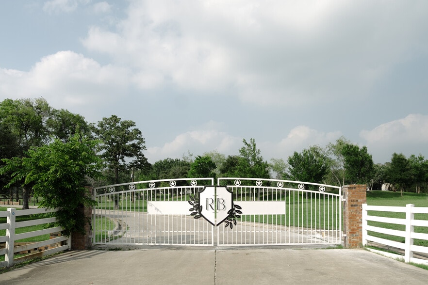 711 Old Antioch Rd, Smithville, TX for sale - Building Photo - Image 2 of 17