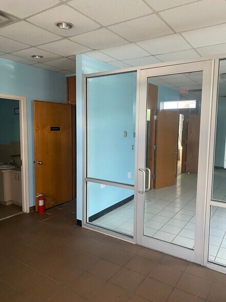 1275 Bloomfield Ave, Fairfield, NJ à louer - Photo du bâtiment - Image 3 de 17