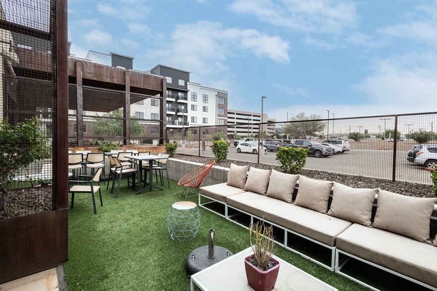 521 S 3rd St, Phoenix, AZ à louer - Photo du bâtiment - Image 3 de 6