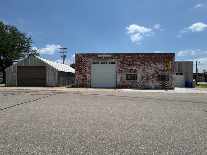 214 Smith Ave, Kenesaw, NE for sale - Primary Photo - Image 1 of 10