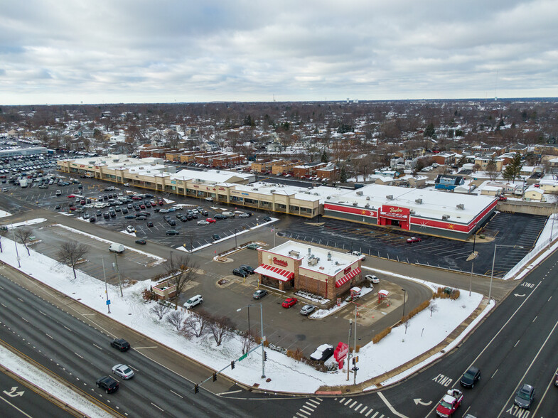 500-558 E North Ave, Glendale Heights, IL à louer - Photo du bâtiment - Image 1 de 13