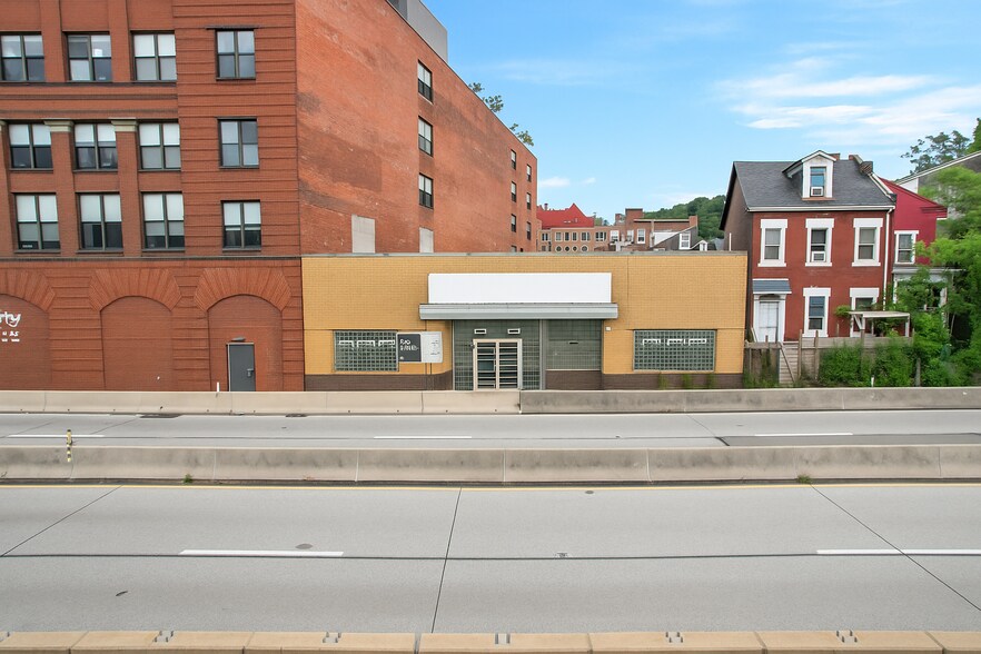 1825 Boulevard of the Allies, Pittsburgh, PA à louer - Photo du bâtiment - Image 1 de 22