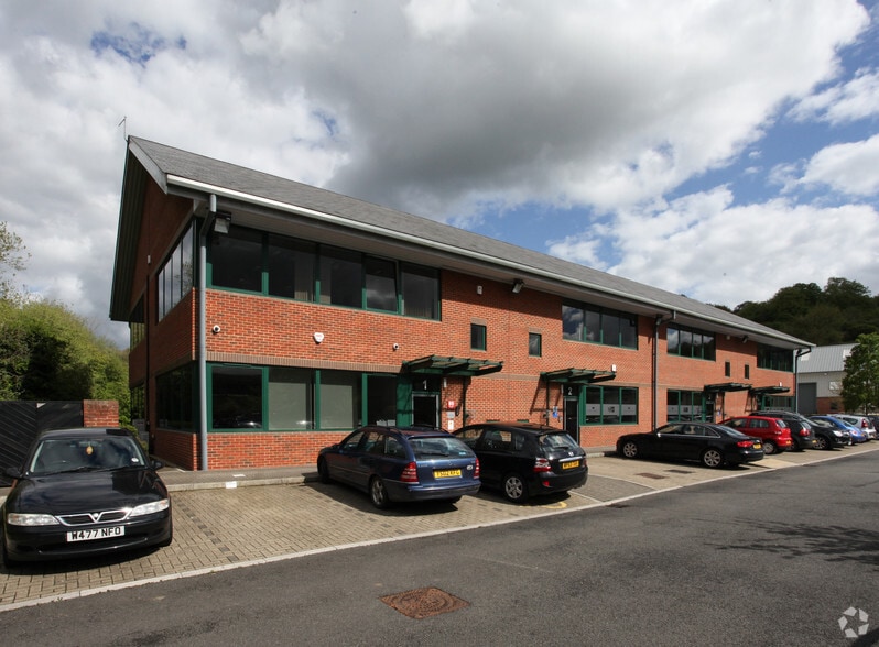 Blenheim Rd, Marlborough for lease - Primary Photo - Image 1 of 3