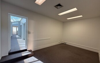 467A Hawthorn Rd, Caulfield South for lease Interior Photo- Image 1 of 6