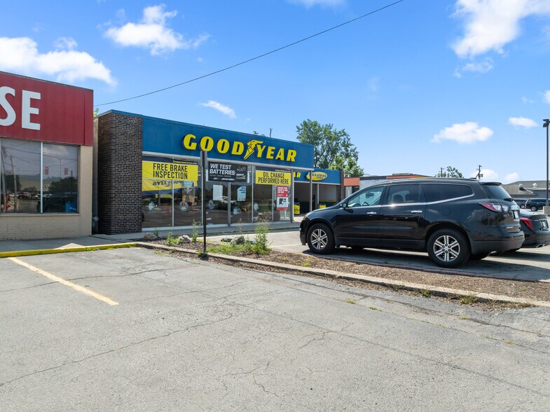 4106 Coldwater Rd, Fort Wayne, IN à vendre - Photo du bâtiment - Image 2 de 9