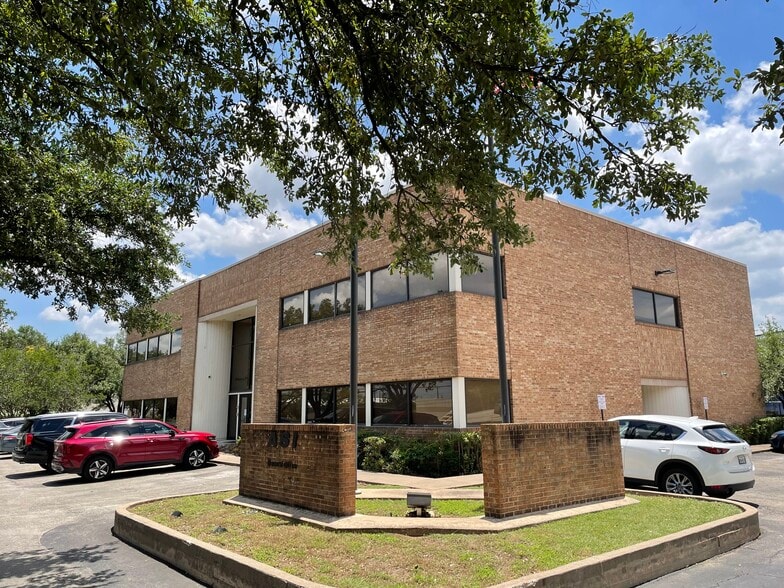 4505 Burleson Rd, Austin, TX for lease - Building Photo - Image 2 of 7