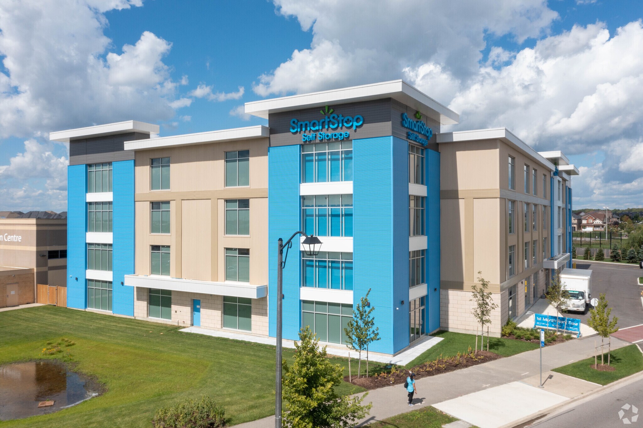 3580-3602 Major Mackenzie Dr, Vaughan, ON à vendre Photo du bâtiment- Image 1 de 1