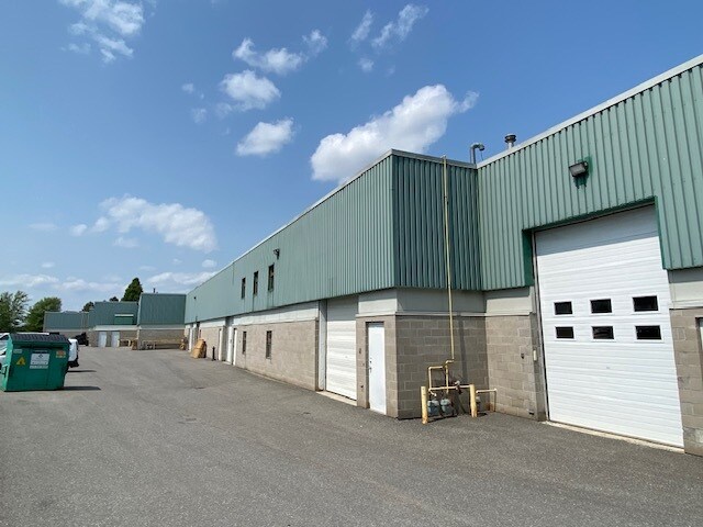 77 Auriga Dr, Ottawa, ON à vendre - Photo du bâtiment - Image 3 de 4