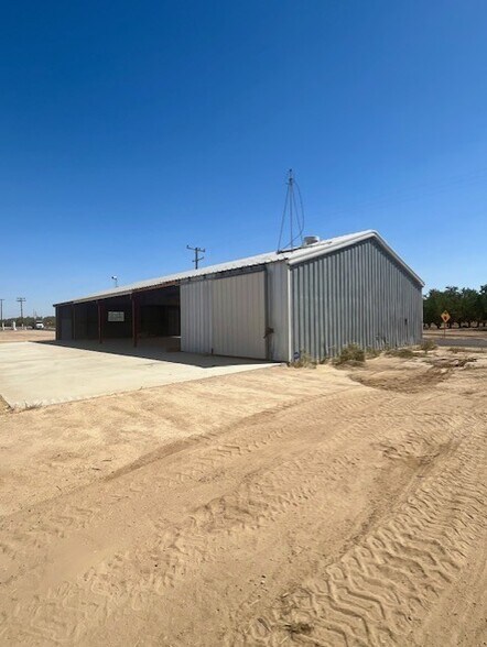 1270 E Riverside St, Shafter, CA à vendre - Photo du bâtiment - Image 1 de 35