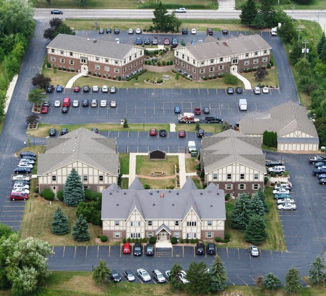 11512 N Port Washington Rd, Mequon, WI à louer - Aérien - Image 2 de 5