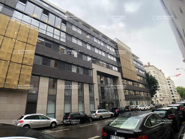 Office in Lyon for lease - Building Photo - Image 2 of 21