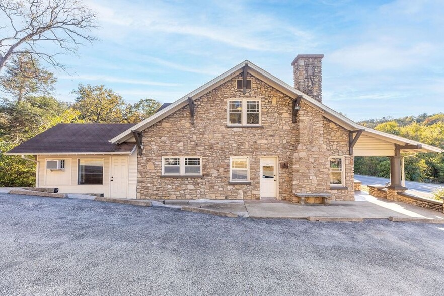 1405 S Business Highway 65, Hollister, MO for sale - Building Photo - Image 2 of 31