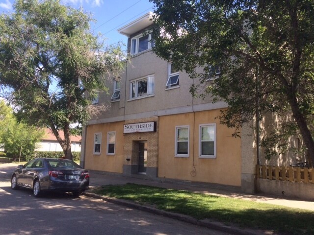 105 Lillooet, Moose Jaw, SK for sale Primary Photo- Image 1 of 1