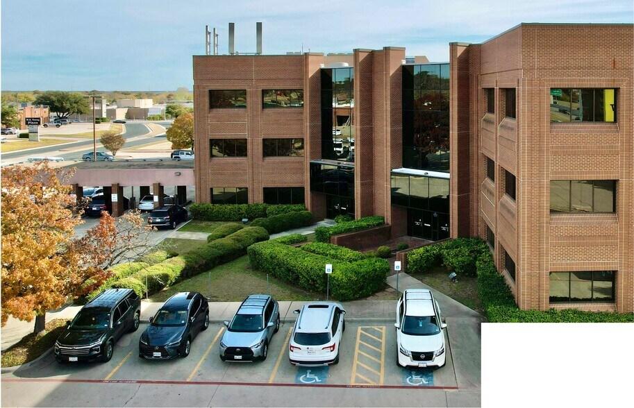 1711 E Central Texas Expy, Killeen, TX à louer - Photo du bâtiment - Image 3 de 9