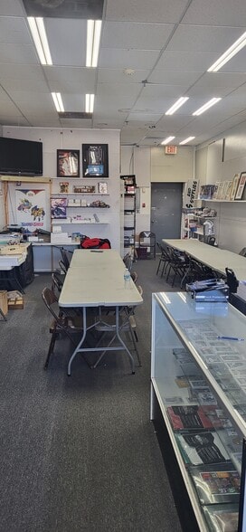 580 Medford Ave, Patchogue, NY à louer - Photo intérieure - Image 3 de 9