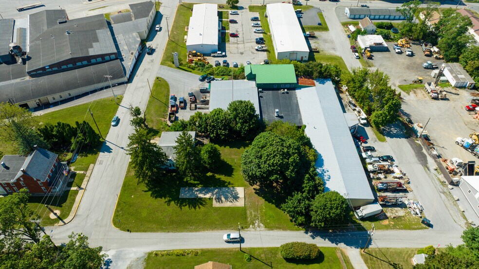 280 N Park St, Dallastown, PA à louer - Photo du bâtiment - Image 3 de 6