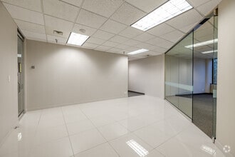 8360 Lyndon B Johnson Fwy, Dallas, TX à louer Photo intérieure- Image 2 de 7