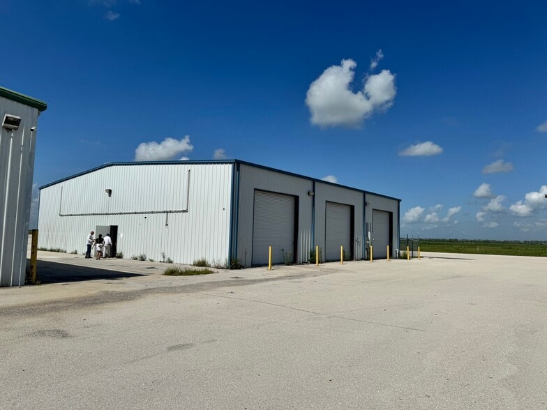 544 Airglades Blvd, Clewiston, FL à louer - Photo du bâtiment - Image 3 de 8
