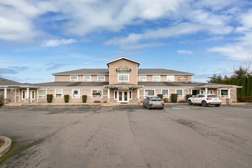 534 N 5th Ave, Sequim, WA à louer - Photo du bâtiment - Image 2 de 55